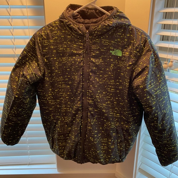 EUC Boys North Face Puffer Jacket / Reversible Print - Picture 2 of 5